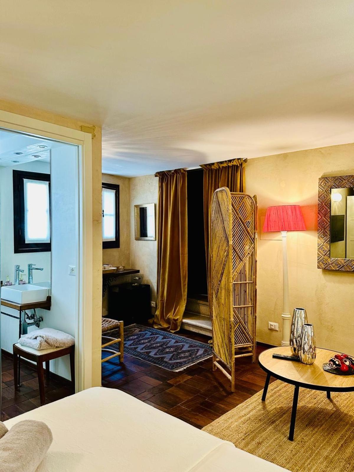 Ca' Degli Uberti Dimora Storica Apartment เตรวิโซ ภายนอก รูปภาพ